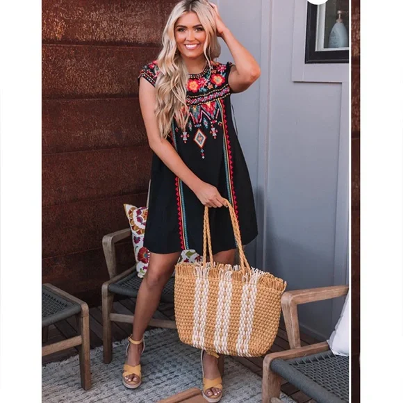 NWT Savannah Jane Embroidered Dress Size 1X - Picture 3 of 10